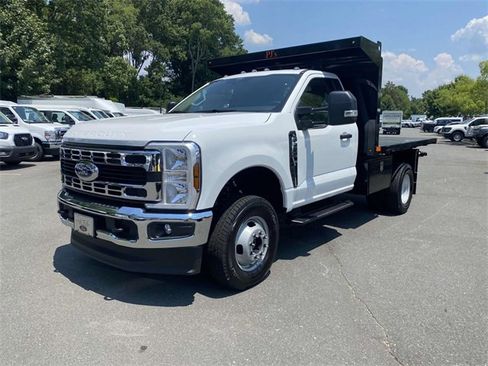 New 2025 Ford F550 4x4 Supercab Super Duty image 3