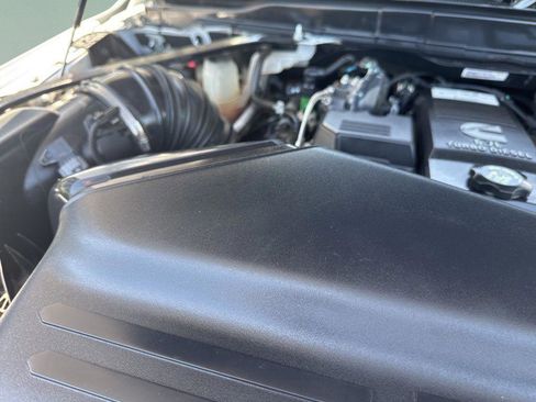 Used 2022 RAM 2500 Tradesman w/ Chrome Appearance Group AWD/4WD image 33