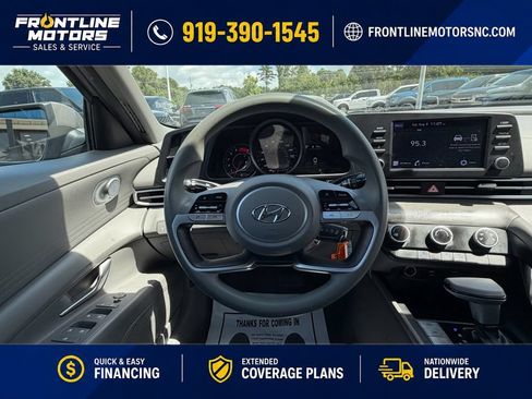 Used 2022 Hyundai Elantra SE FWD image 21