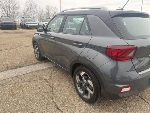 Certified 2023 Hyundai Venue Limited image 4