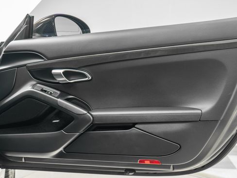 Used 2019 Porsche 718 Cayman S RWD image 40