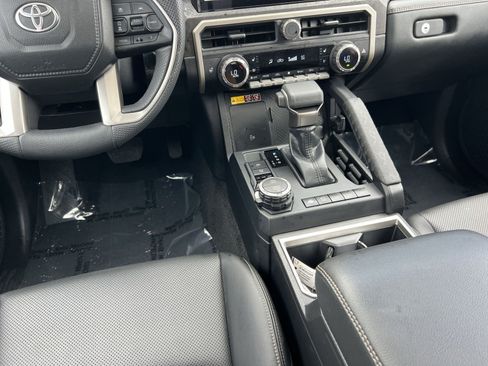 Used 2025 Toyota Tacoma Limited AWD/4WD image 23