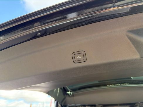 Used 2026 GMC Yukon AT4 Ultimate w/ LPO, Floor Liner Package AWD/4WD image 9