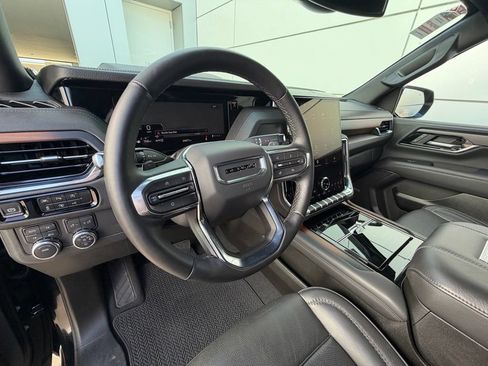 Used 2025 GMC Yukon Denali AWD/4WD image 15
