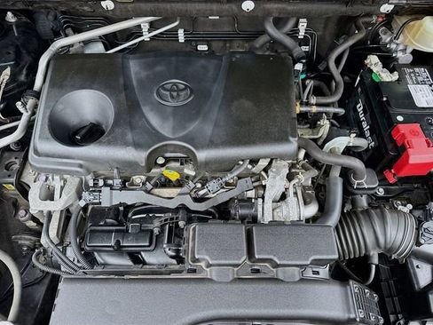 Used 2021 Toyota RAV4 Limited image 34