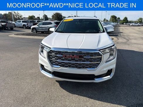 Used 2024 GMC Terrain Denali w/ Denali Premium Package AWD/4WD image 4