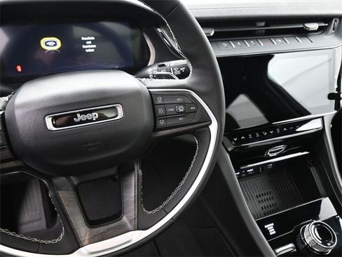 New 2026 Jeep Grand Cherokee Limited w/ Luxury Tech Group II image 41