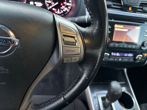 Used 2013 Nissan Altima 2.5 SV image 19