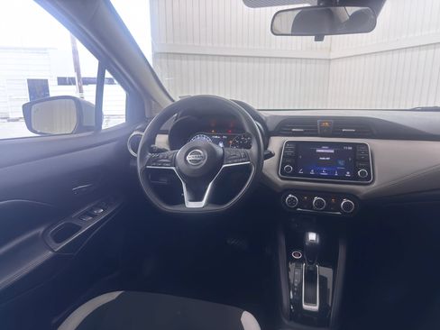 Used 2020 Nissan Versa SV FWD image 15