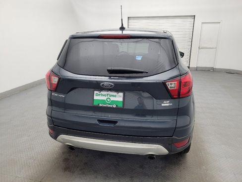 Used 2019 Ford Escape SE image 7