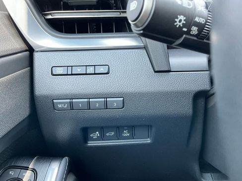 Used 2024 Lexus GX 550 AWD/4WD image 18