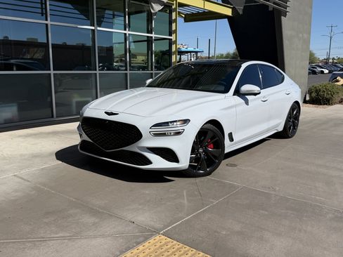 Used 2022 Genesis G70 3.3T RWD image 2