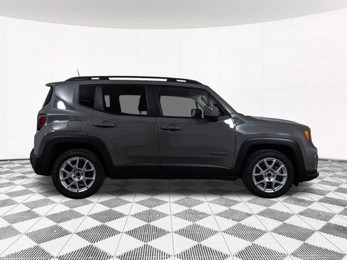 Used 2020 Jeep Renegade Latitude FWD image 19