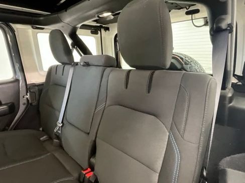 Used 2022 Jeep Wrangler Unlimited Rubicon 4xe w/ Cold Weather Group AWD/4WD image 7