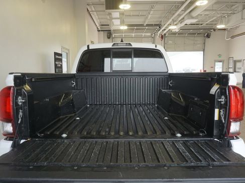 Used 2023 Toyota Tacoma SR AWD/4WD image 14