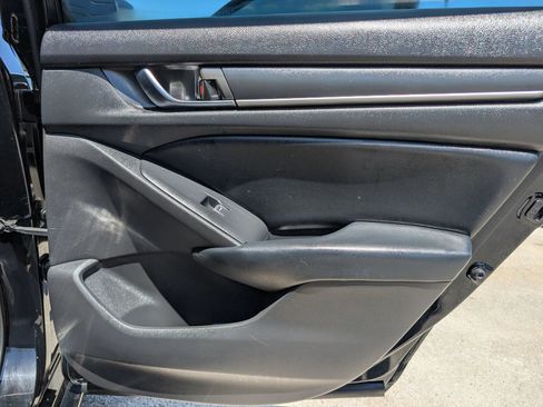 Used 2018 Honda Accord Sport image 18