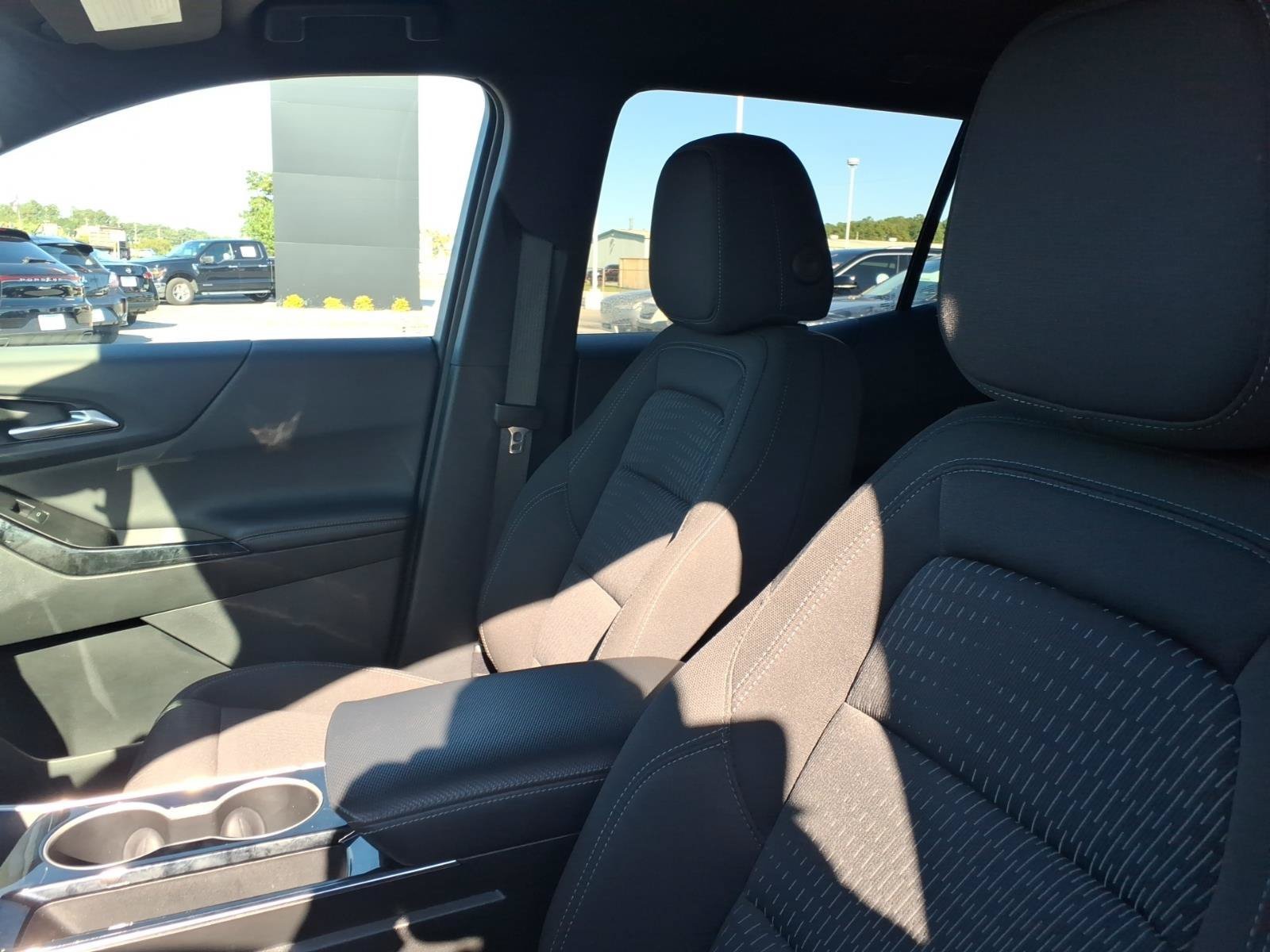 Used 2025 Chevrolet Equinox LT FWD image 17