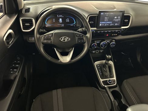 Used 2025 Hyundai Venue SEL FWD image 23