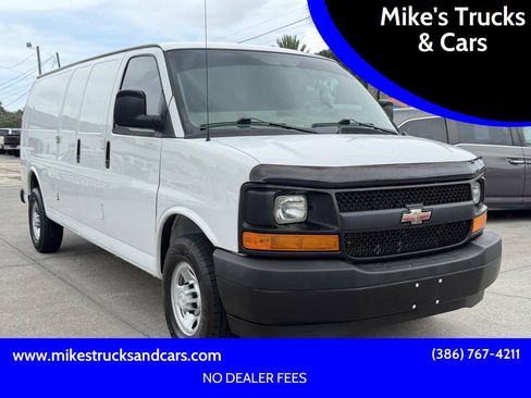 Used 2017 Chevrolet Express 2500 Extended RWD image 1