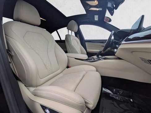 Used 2023 BMW 530i xDrive w/ Premium Package image 22