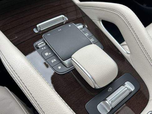 Used 2022 Mercedes-Benz GLS 450 4MATIC image 31