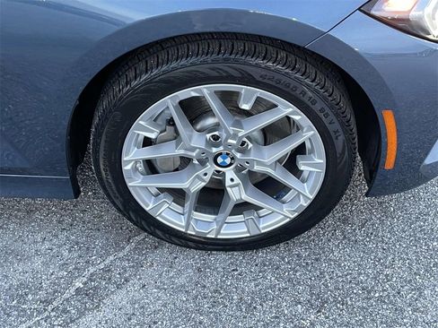 Used 2025 BMW 330i Sedan image 9