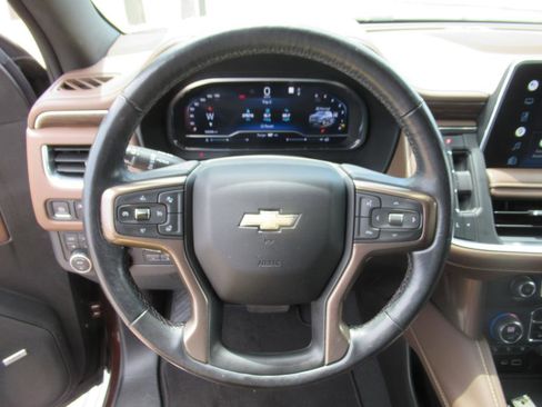 Used 2022 Chevrolet Suburban High Country image 16