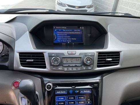 Used 2016 Honda Odyssey Touring Elite image 23