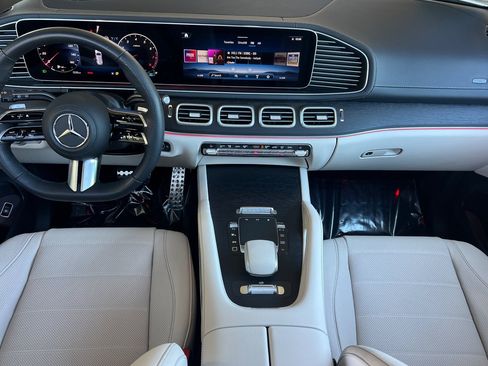 Used 2026 Mercedes-Benz GLS 580 4MATIC image 15