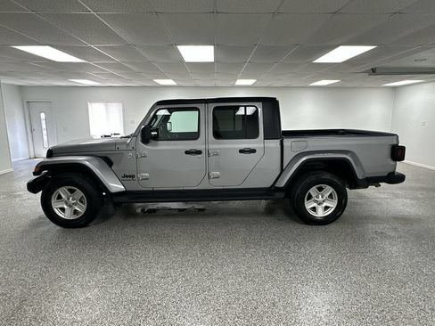 Used 2021 Jeep Gladiator Sport AWD/4WD image 5
