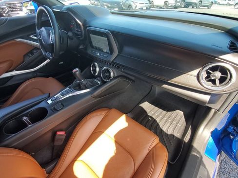 Used 2017 Chevrolet Camaro SS RWD image 35