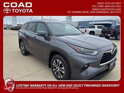 Used 2023 Toyota Highlander XLE AWD/4WD image 1