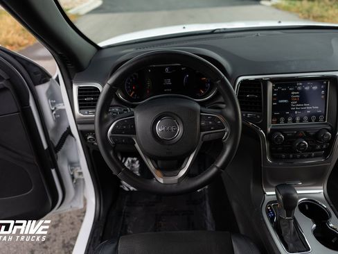 Used 2018 Jeep Grand Cherokee Altitude image 19