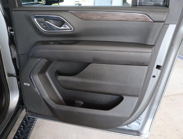 Used 2021 Chevrolet Suburban Z71 w/ Luxury Package AWD/4WD image 48