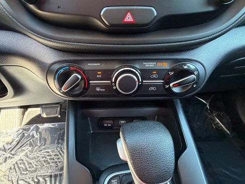 Used 2024 Kia Soul LX w/ Option Group 015 FWD image 26