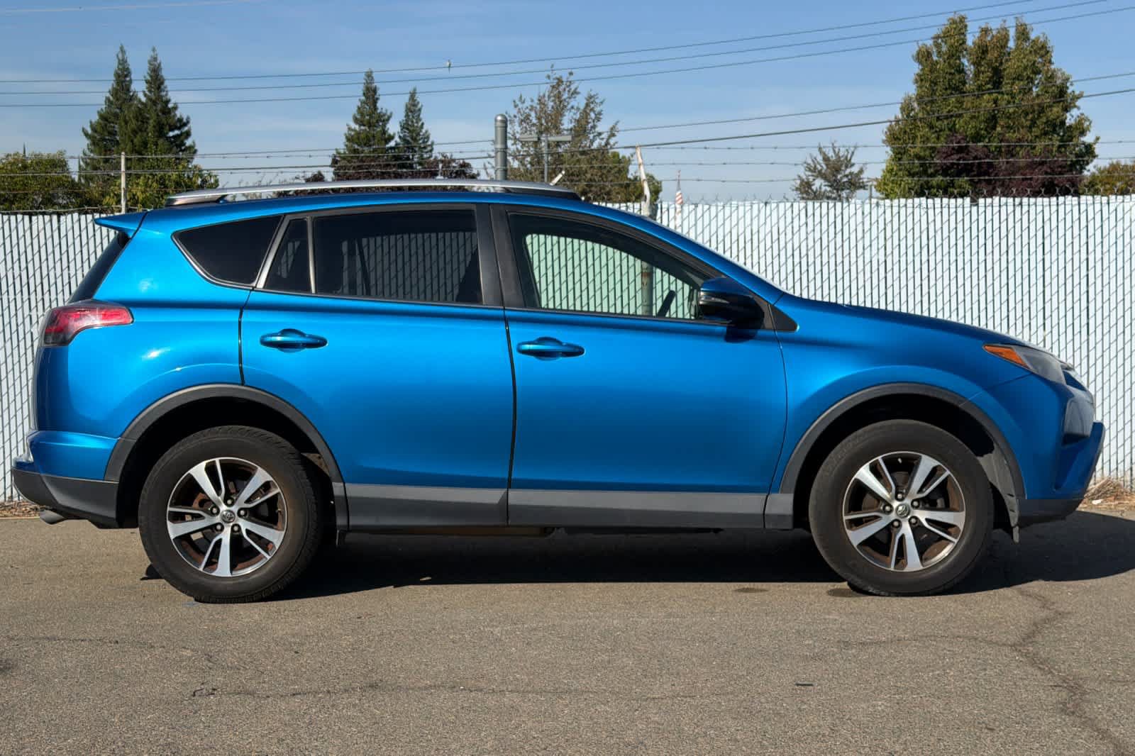 Used 2016 Toyota RAV4 XLE FWD image 6