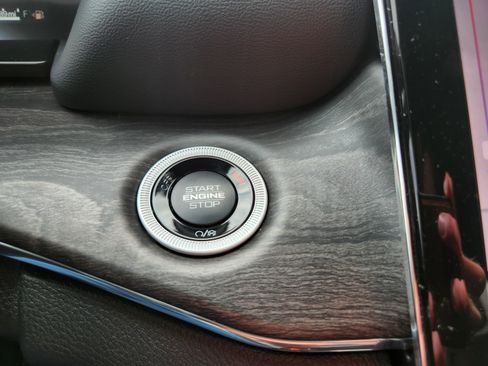 New 2025 Jeep Grand Cherokee L Overland image 24