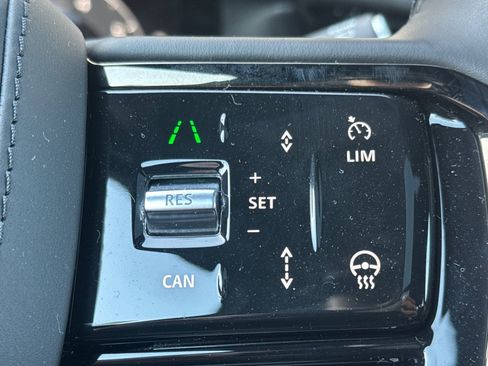 New 2026 Land Rover Range Rover Velar Dynamic SE image 29