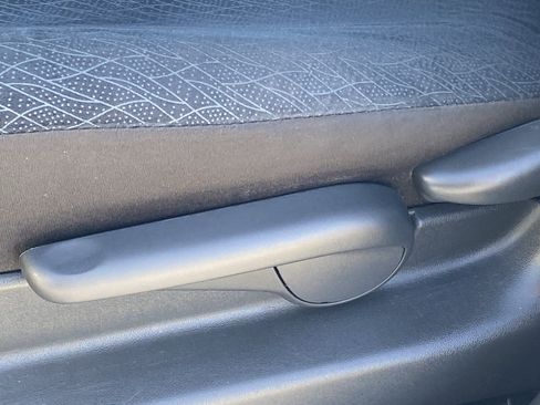 Used 2008 Toyota Yaris Base image 27