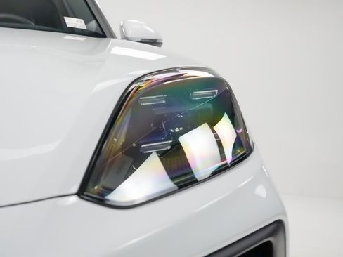 Certified 2025 Porsche Cayenne image 7