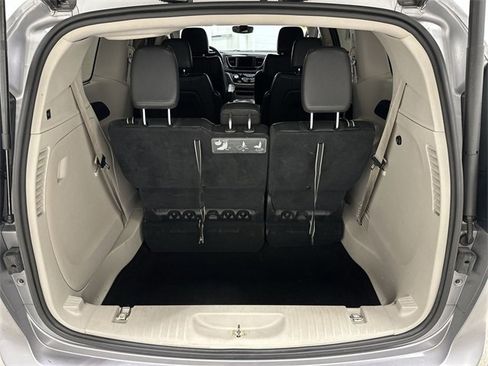 Used 2020 Chrysler Pacifica Touring-L image 25