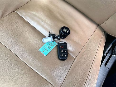 Used 2018 Jeep Grand Cherokee Altitude RWD image 15