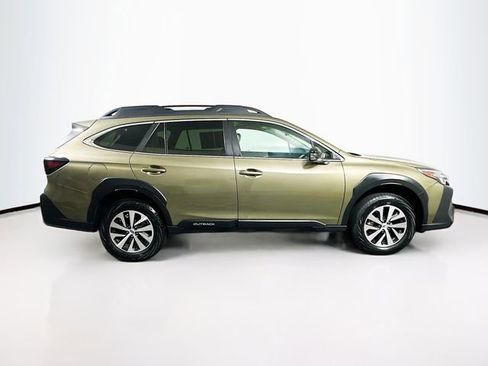 Used 2023 Subaru Outback Premium image 9