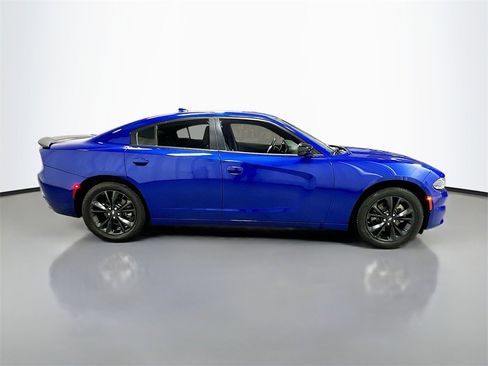 Used 2022 Dodge Charger SXT w/ Blacktop Package image 9