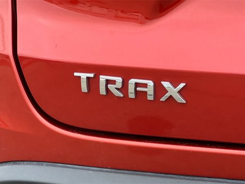 Used 2024 Chevrolet Trax LS image 27