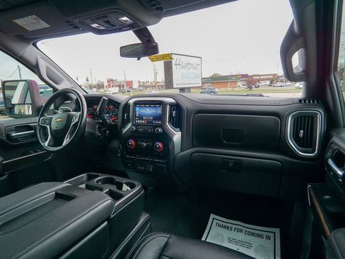 Used 2022 Chevrolet Silverado 3500 LT w/ Convenience Package AWD/4WD image 16