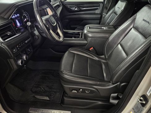 Used 2021 GMC Yukon XL Denali w/ Denali Premium Package RWD image 21