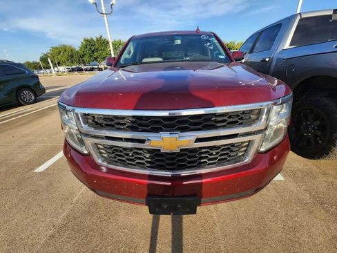 Used 2018 Chevrolet Tahoe LT w/ Luxury Package RWD image 2