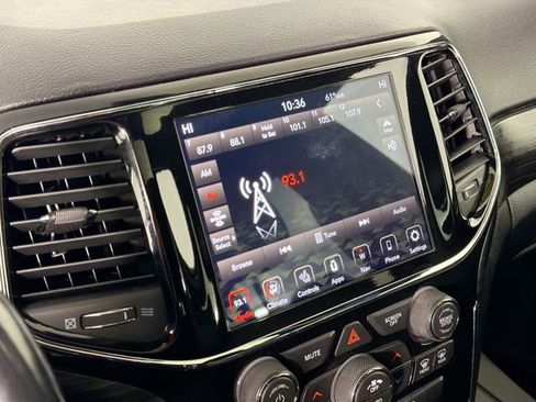 Used 2019 Jeep Grand Cherokee Altitude image 15