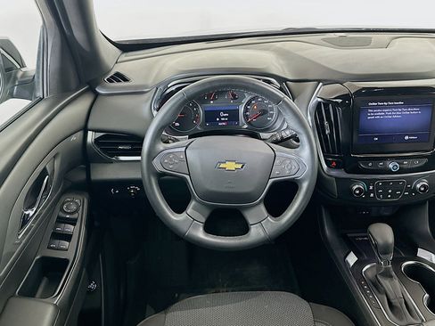 Used 2023 Chevrolet Traverse LT image 18